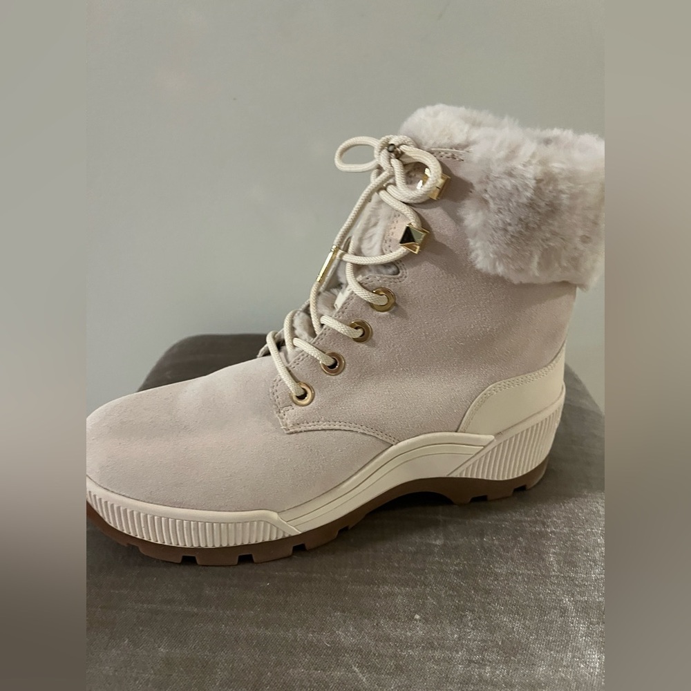 MICHAEL Michael Kors Cream Faux Fur Trim Suede “Shane” Bootie size 9